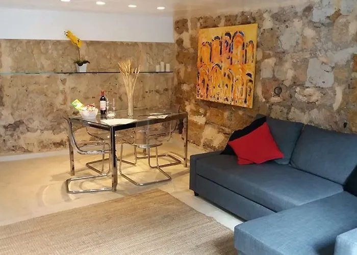 Home sotto l'Arco